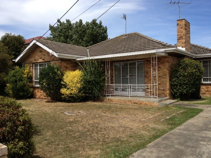 17 Banksia Grove, Tullamarine VIC 3043