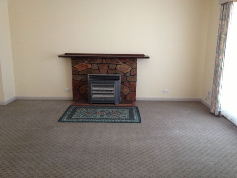 17 Banksia Grove, Tullamarine VIC 3043