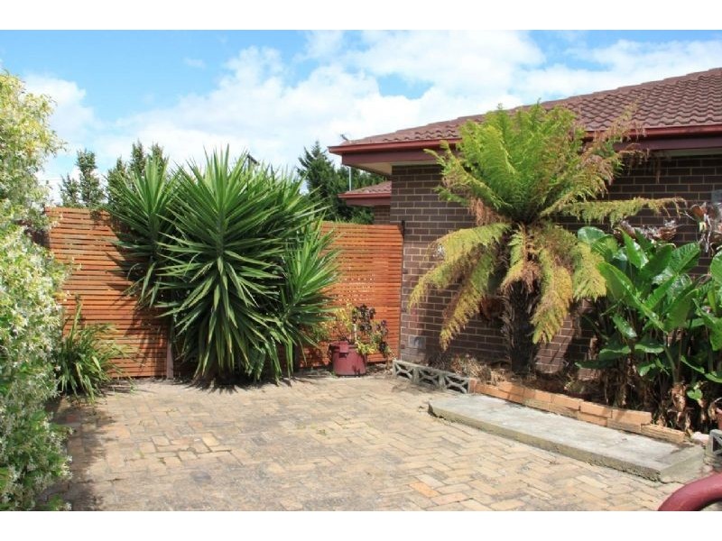 6 Jessop Court, Gladstone Park VIC 3043