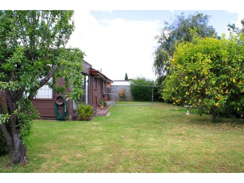 6 Jessop Court, Gladstone Park VIC 3043