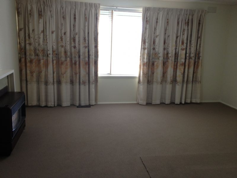 1 Briar Close, Gladstone Park VIC 3043