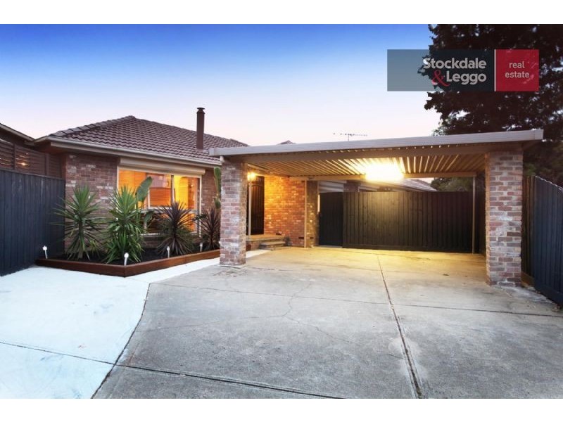 27 Trentham Drive, Gladstone Park VIC 3043