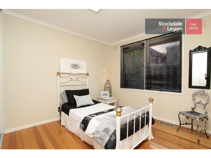 318 Carrick Drive, Gladstone Park VIC 3043