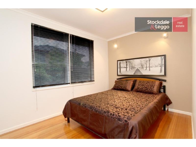 318 Carrick Drive, Gladstone Park VIC 3043