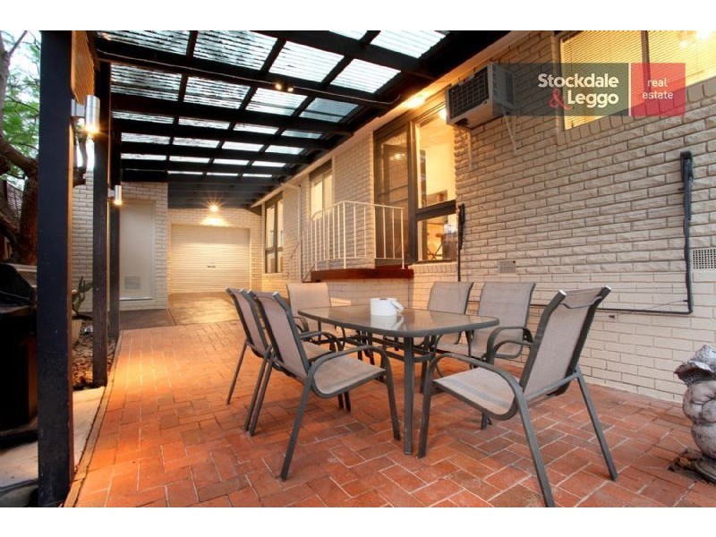 318 Carrick Drive, Gladstone Park VIC 3043