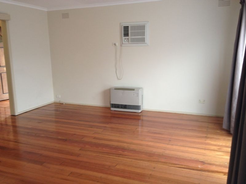 10 Samara Grove, Gladstone Park VIC 3043