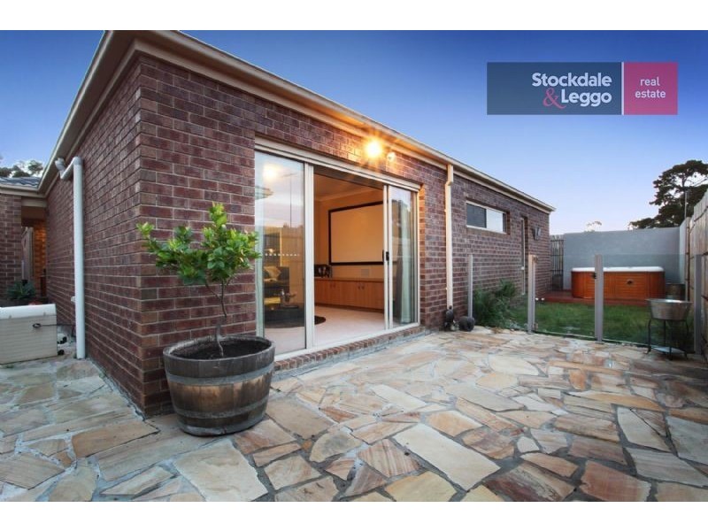 10 Douglas Court, Westmeadows VIC 3049