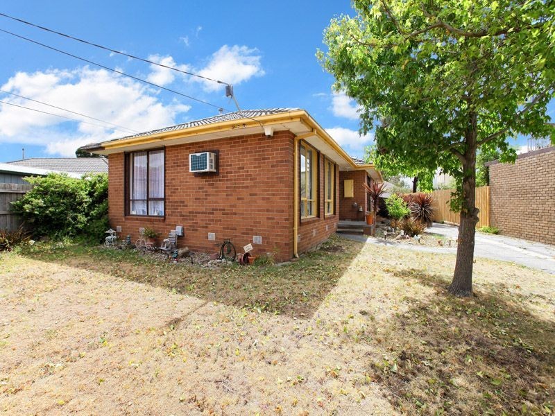 240 Carrick Drive, Gladstone Park VIC 3043