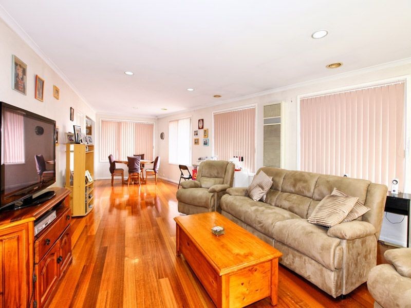 240 Carrick Drive, Gladstone Park VIC 3043