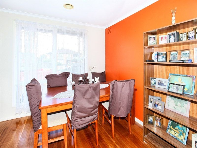 240 Carrick Drive, Gladstone Park VIC 3043