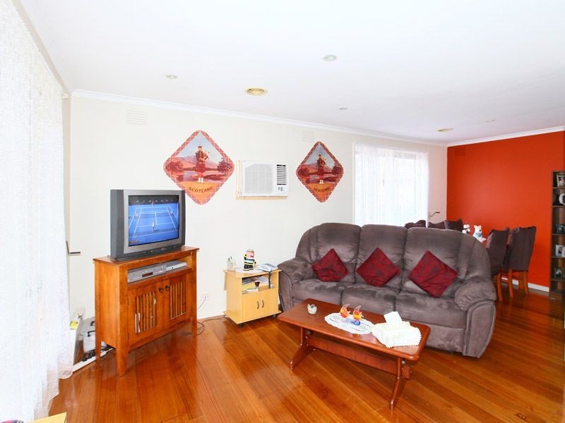 240 Carrick Drive, Gladstone Park VIC 3043