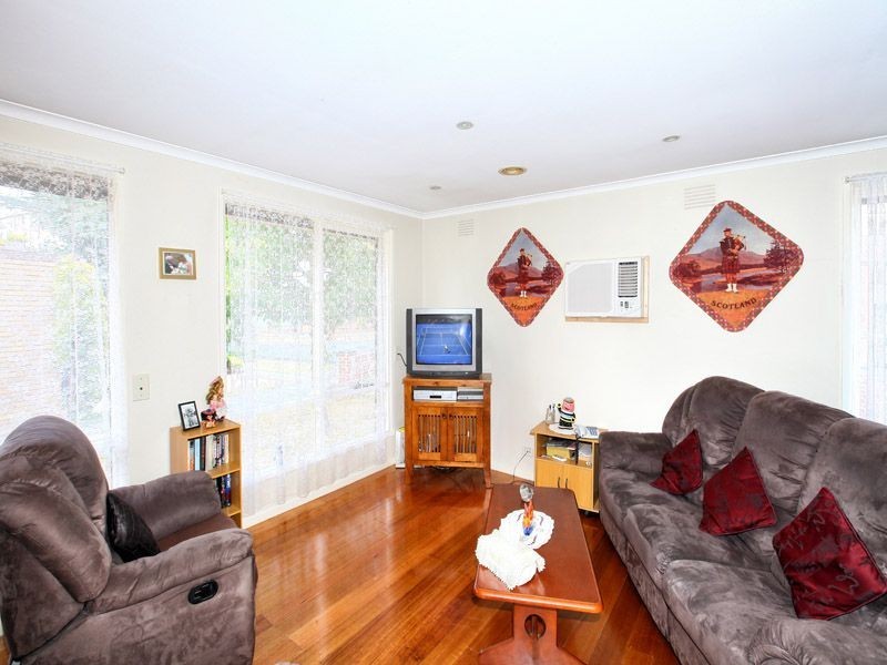 240 Carrick Drive, Gladstone Park VIC 3043