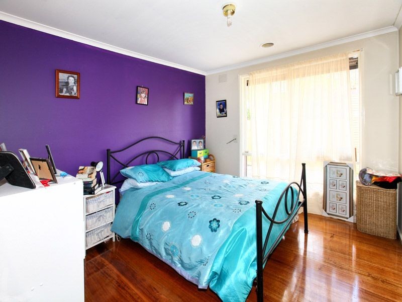 240 Carrick Drive, Gladstone Park VIC 3043