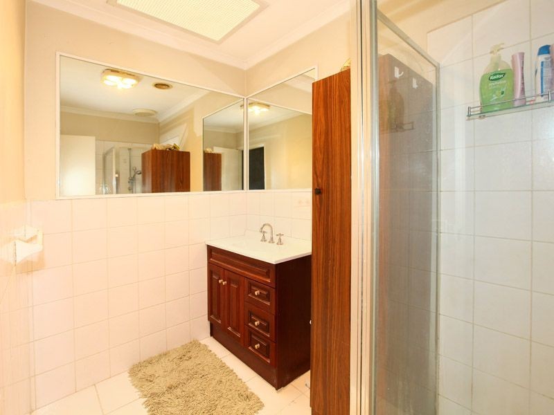 240 Carrick Drive, Gladstone Park VIC 3043