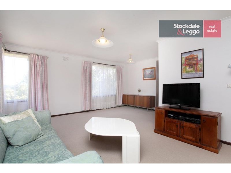 10 Reeves Close, Gladstone Park VIC 3043