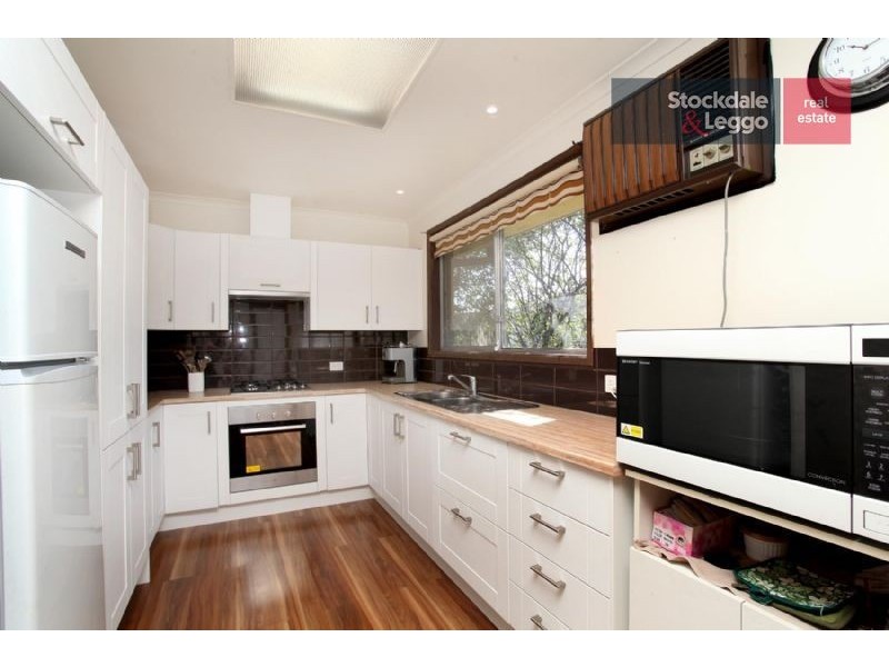 10 Reeves Close, Gladstone Park VIC 3043