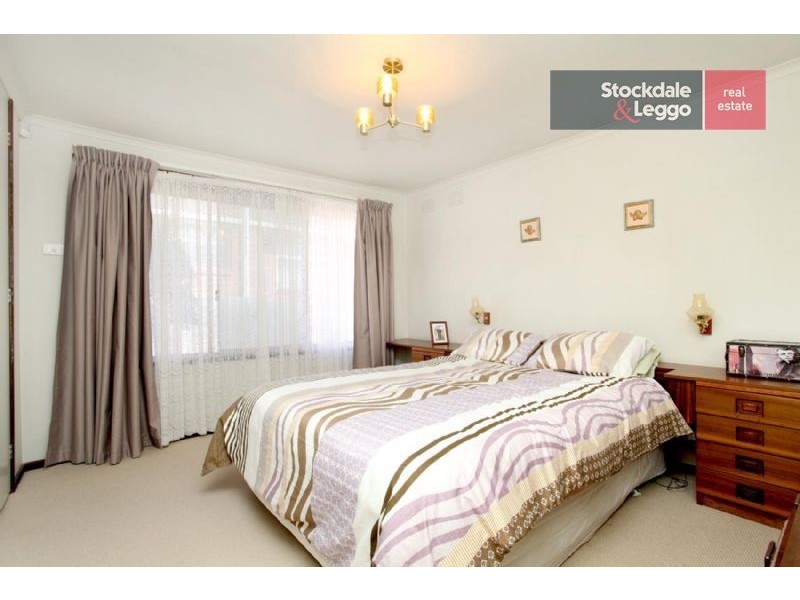 10 Reeves Close, Gladstone Park VIC 3043