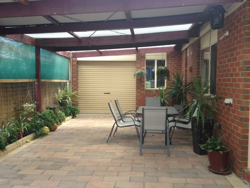 11 Bonney Place, Roxburgh Park VIC 3064