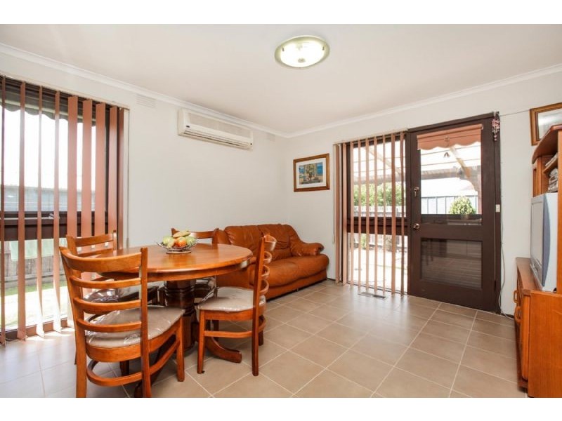 3 Burnleigh Drive, Gladstone Park VIC 3043