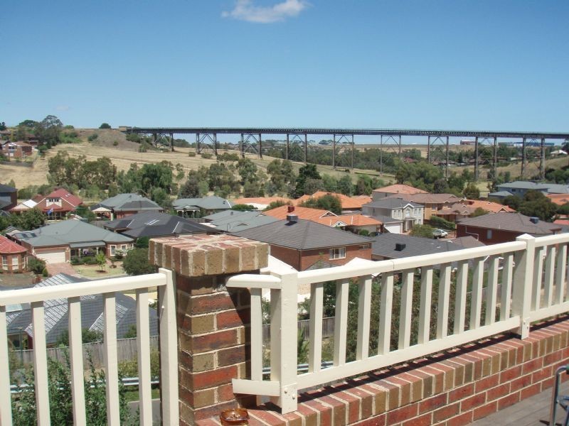 6 Primula Blvd, Gowanbrae VIC 3043