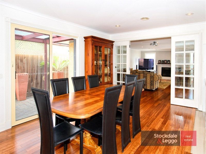 8 Mackinnon Court, Attwood VIC 3049