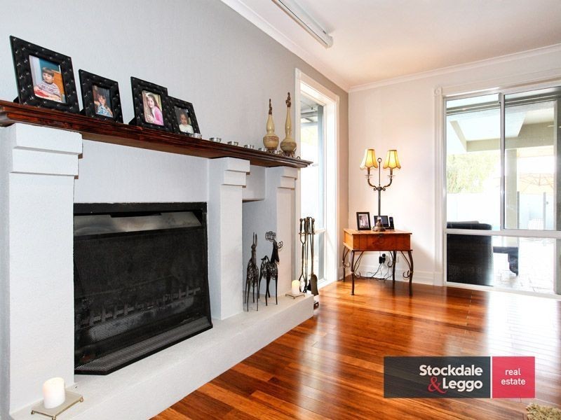 8 Mackinnon Court, Attwood VIC 3049