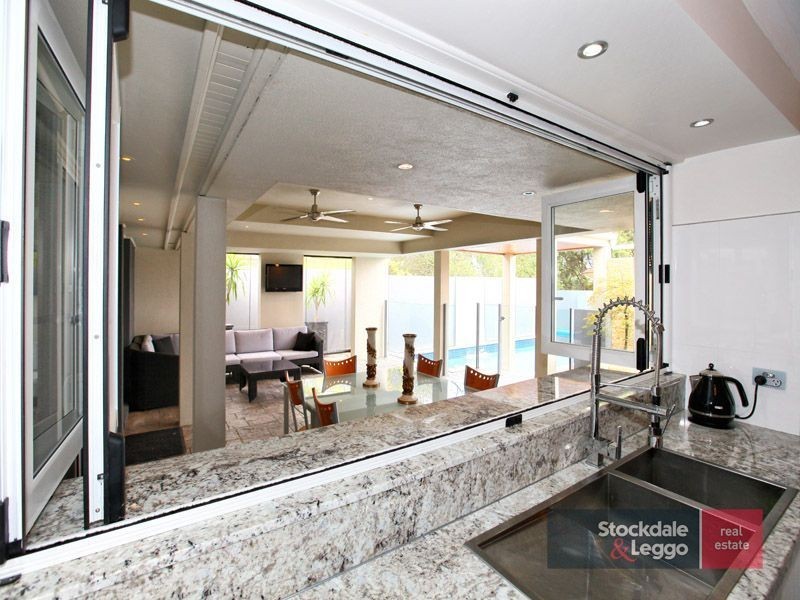 8 Mackinnon Court, Attwood VIC 3049