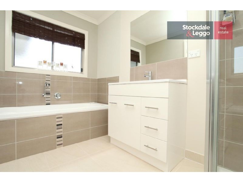 1/44 Sharps Road, Tullamarine VIC 3043