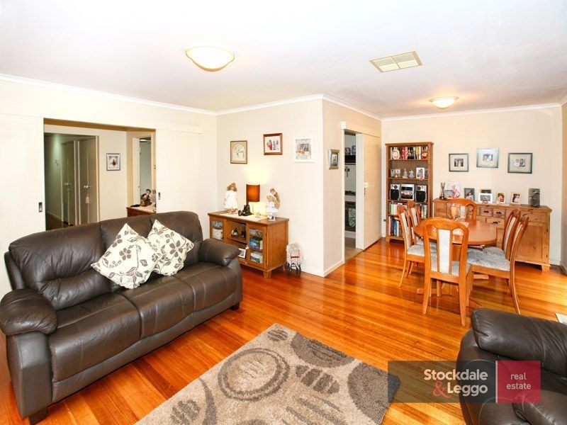 23 Ellesmere Crescent, Gladstone Park VIC 3043