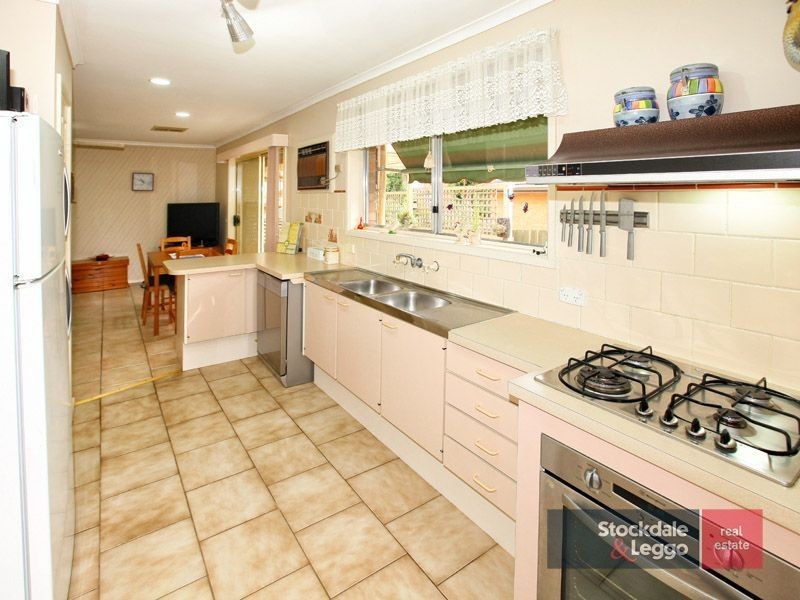 23 Ellesmere Crescent, Gladstone Park VIC 3043