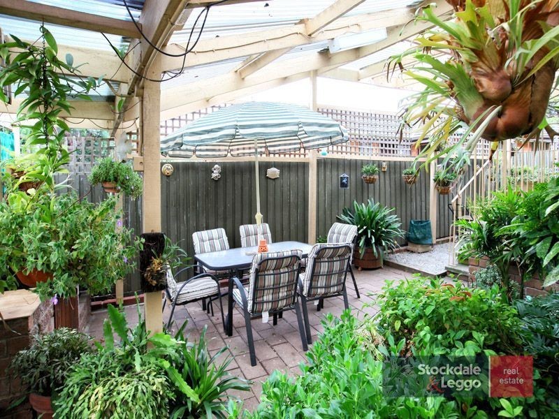 23 Ellesmere Crescent, Gladstone Park VIC 3043