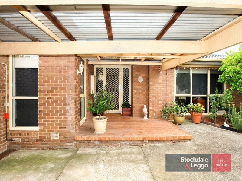 23 Ellesmere Crescent, Gladstone Park VIC 3043