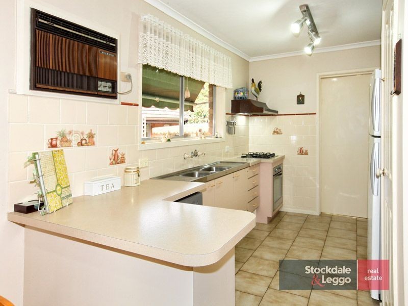 23 Ellesmere Crescent, Gladstone Park VIC 3043
