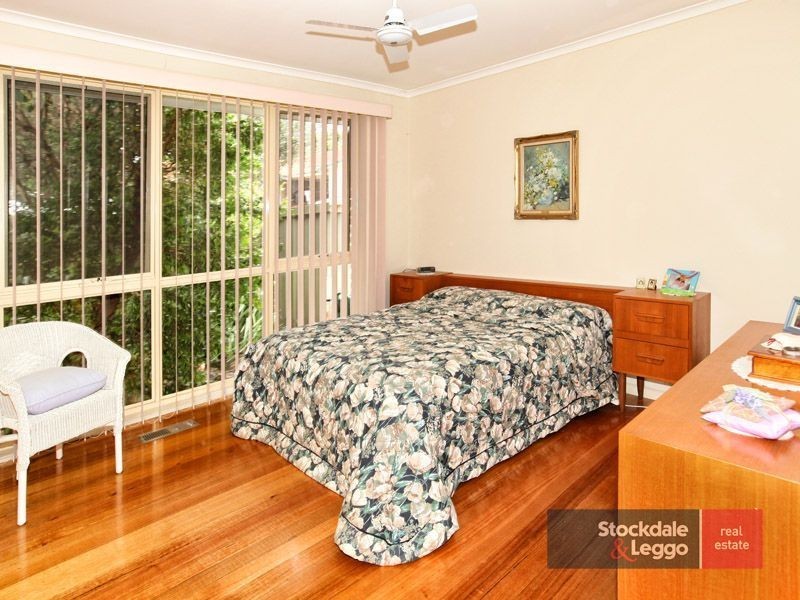 23 Ellesmere Crescent, Gladstone Park VIC 3043