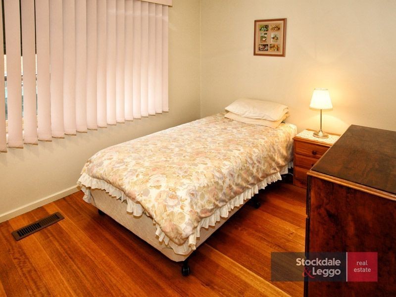 23 Ellesmere Crescent, Gladstone Park VIC 3043