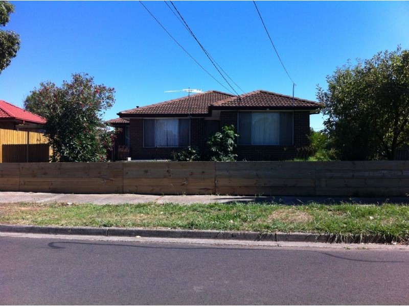 4 Altair Close, Gladstone Park VIC 3043