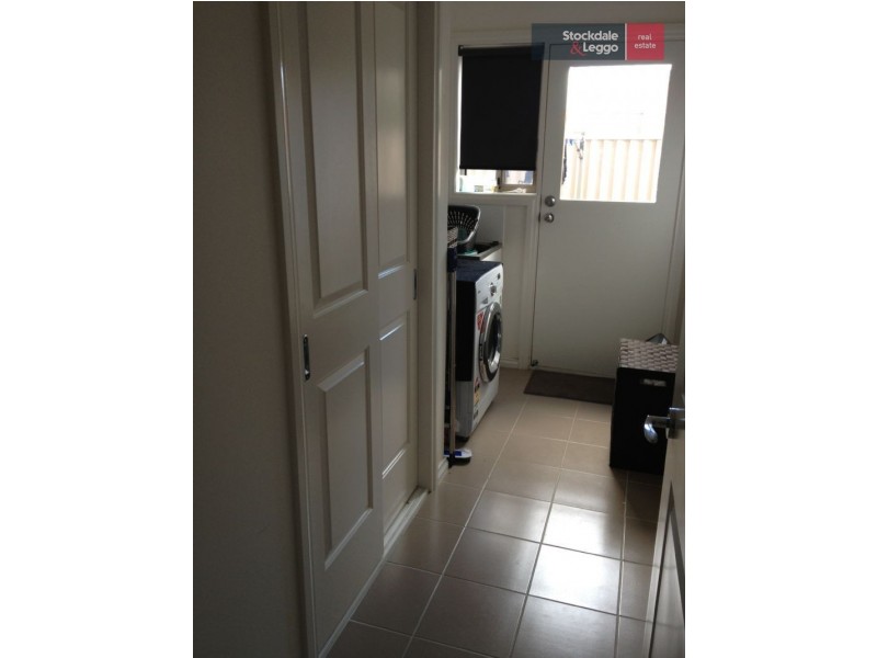 16/72-74 Hillcrest Drive, Westmeadows VIC 3049