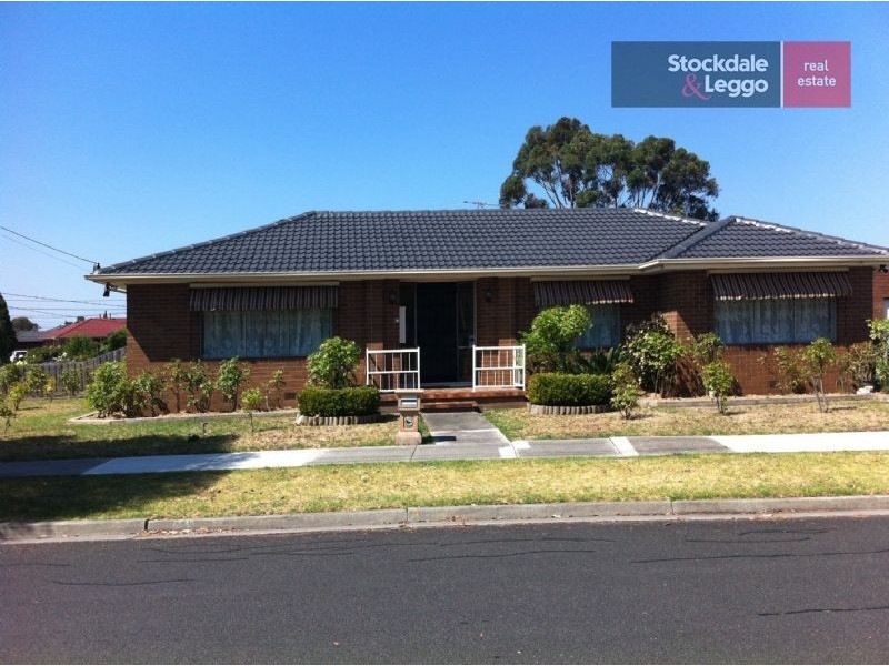 2 Townsend Avenue, Gladstone Park VIC 3043