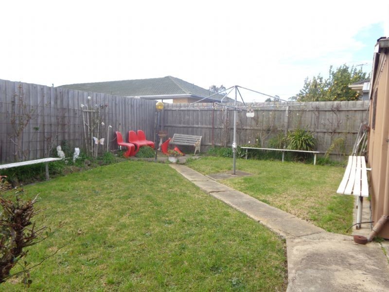 2 Townsend Avenue, Gladstone Park VIC 3043