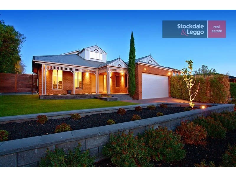 98 Stonebridge Way, Attwood VIC 3049