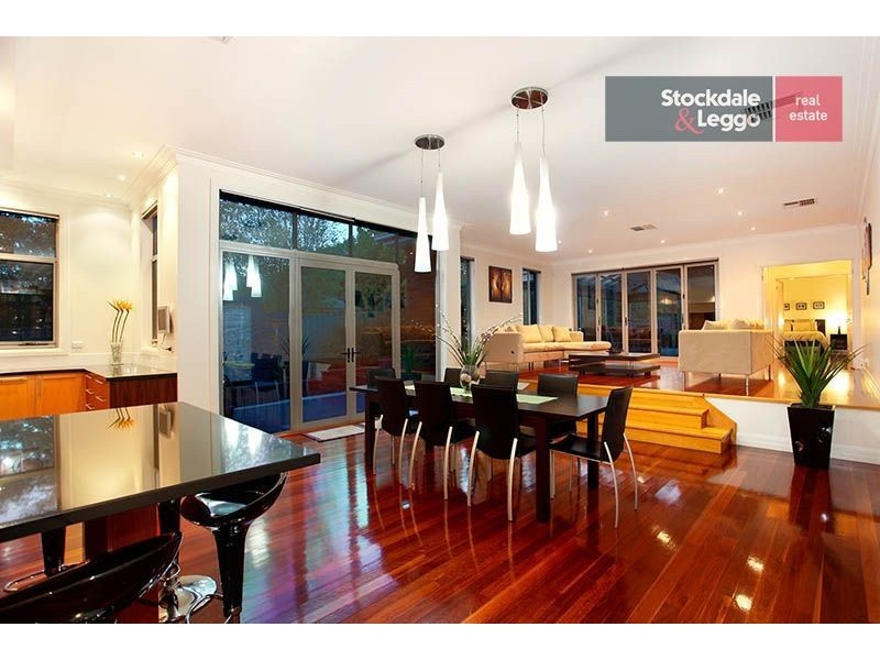 98 Stonebridge Way, Attwood VIC 3049