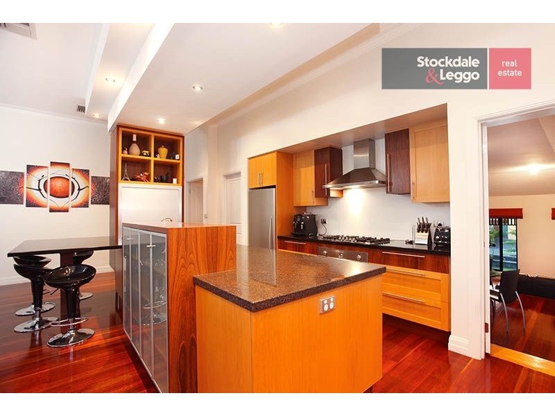 98 Stonebridge Way, Attwood VIC 3049