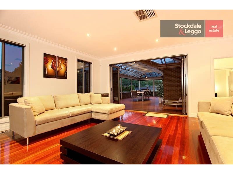 98 Stonebridge Way, Attwood VIC 3049