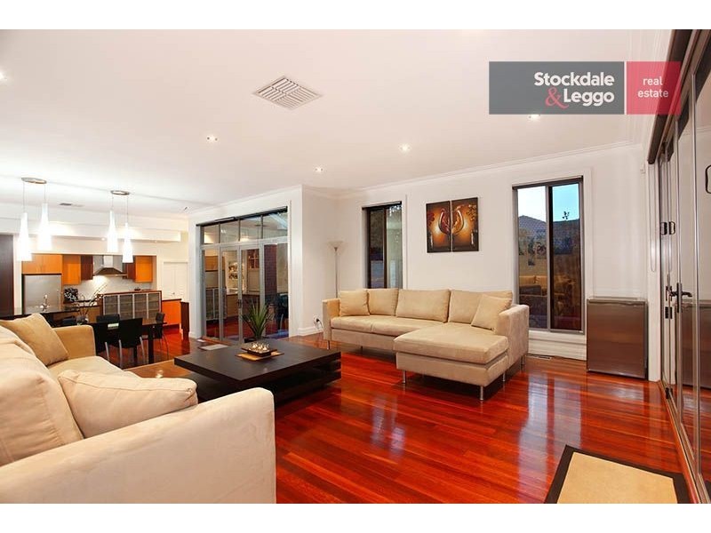 98 Stonebridge Way, Attwood VIC 3049