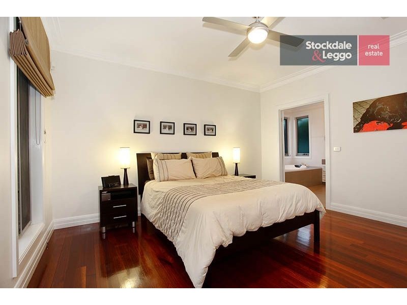 98 Stonebridge Way, Attwood VIC 3049