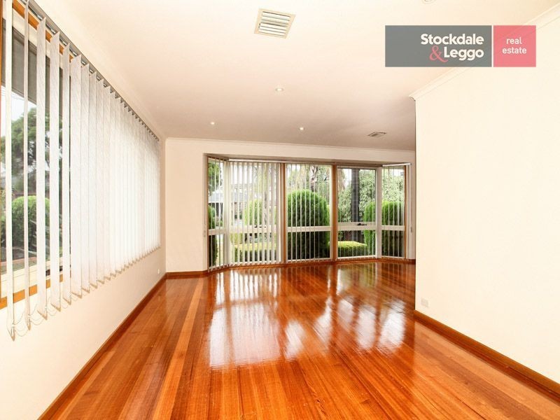 9 Gainford Court, Greenvale VIC 3059