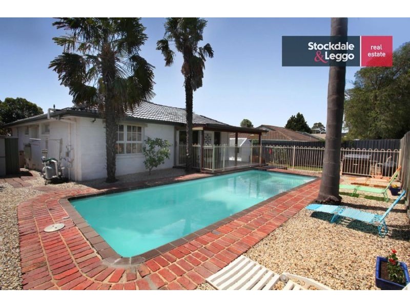 13 Bamford Avenue, Westmeadows VIC 3049