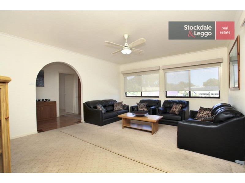 43 Harricks Crescent, Attwood VIC 3049