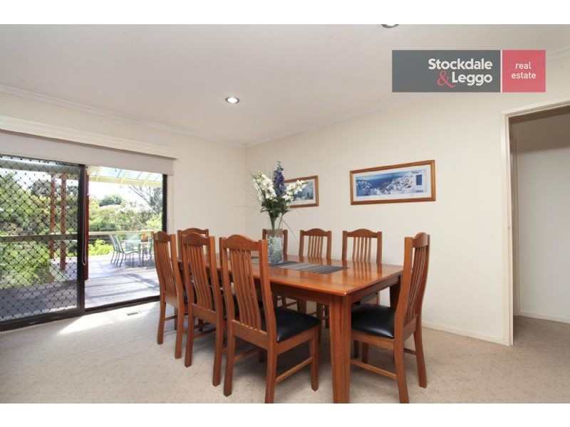 43 Harricks Crescent, Attwood VIC 3049