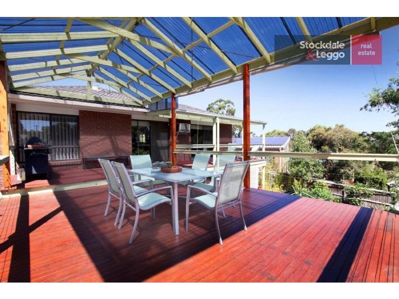 43 Harricks Crescent, Attwood VIC 3049